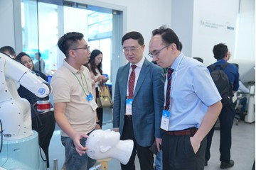 HKF06840